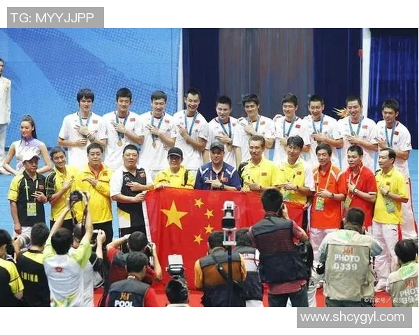 重庆羽毛球队与杭州羽毛球队赛后复盘团队协作的成功与不足分析 重庆羽毛球队与杭州羽毛球队赛后复盘团队协作的成功与不足分析