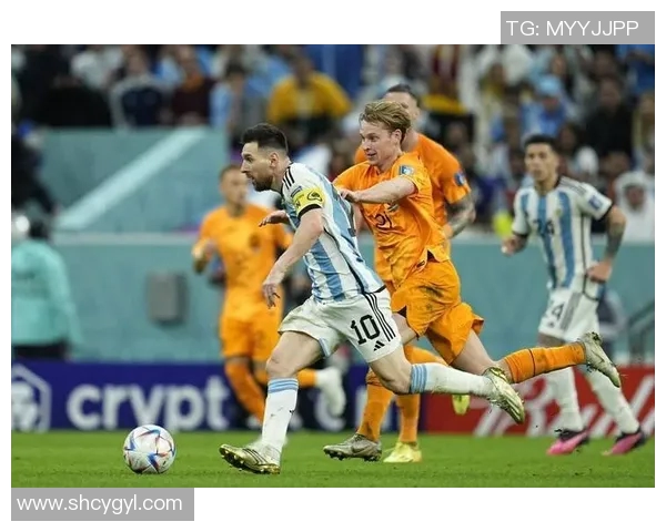 足球明星与女友的甜蜜生活揭秘:从赛场到日常的浪漫瞬间分享 足球明星与女友的甜蜜生活揭秘:从赛场到日常的浪漫瞬间分享