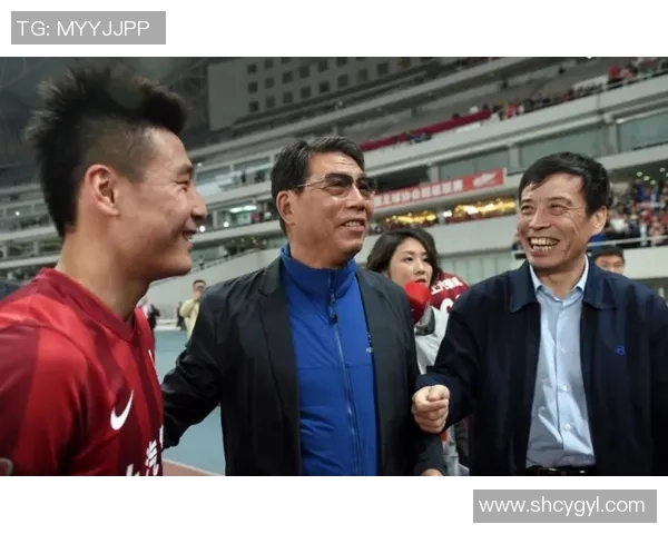 杨明足球明星的真实身份揭秘以及他在足球界的成就与影响